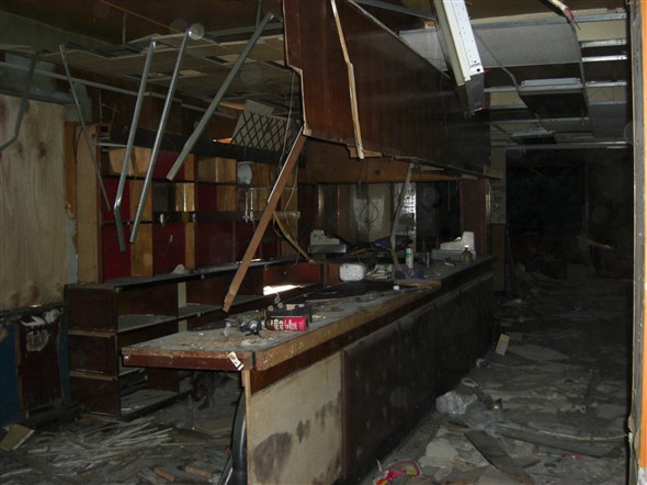 Photo:Collapsing bar area, September 2009