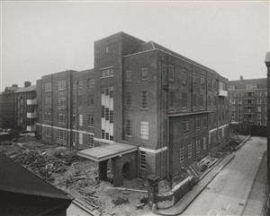 Photo:The new Maternity Block during construction, April 1940 (catalogue reference: SC01601-B9720)