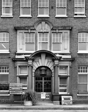 Photo:Main entrance to the Administration Block, July 1993 (Catalogue reference: BB93_26509)